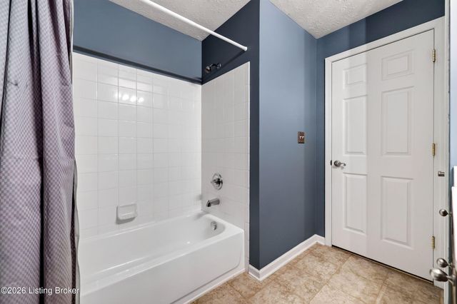 2604 Aristocrat Pl 303, Louisville, KY 40299