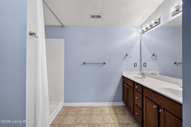 2604 Aristocrat Pl 303, Louisville, KY 40299