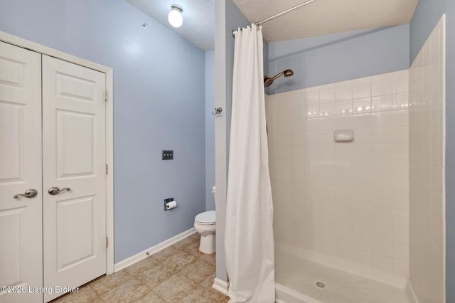 2604 Aristocrat Pl 303, Louisville, KY 40299