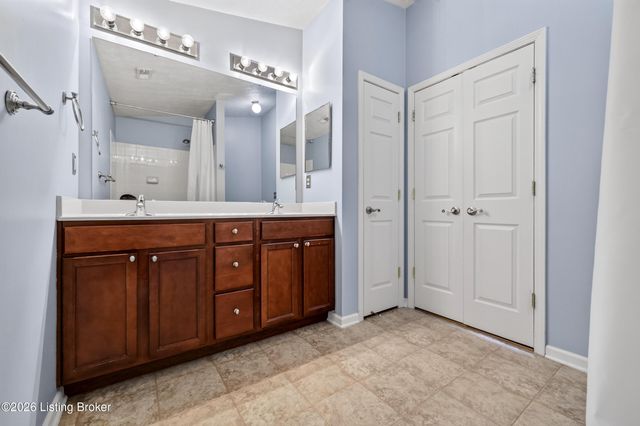 2604 Aristocrat Pl 303, Louisville, KY 40299