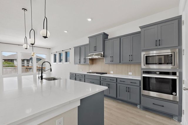 305 Palatino BND, Liberty Hill, TX 78642