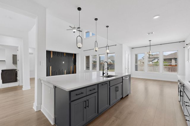 305 Palatino BND, Liberty Hill, TX 78642