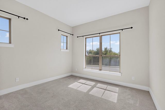 305 Palatino BND, Liberty Hill, TX 78642