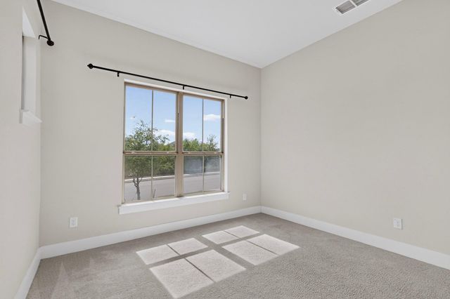 305 Palatino BND, Liberty Hill, TX 78642
