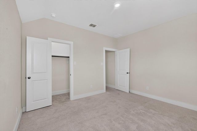 305 Palatino BND, Liberty Hill, TX 78642