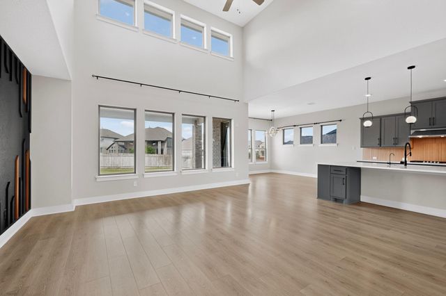 305 Palatino BND, Liberty Hill, TX 78642