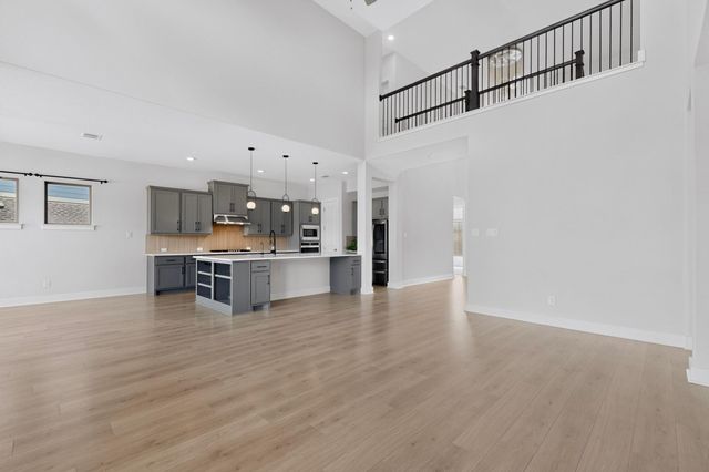 305 Palatino BND, Liberty Hill, TX 78642