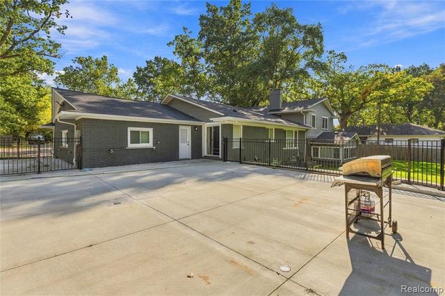 15879 Millar Road, Clinton Township, MI 48036