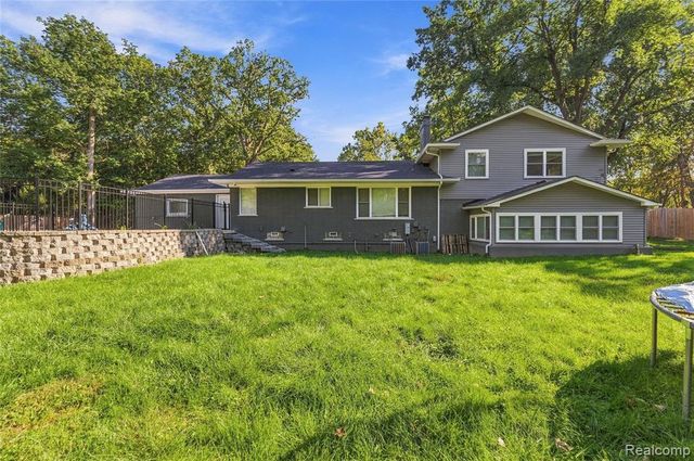 15879 Millar Road, Clinton Township, MI 48036