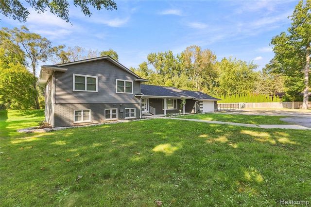 15879 Millar Road, Clinton Township, MI 48036