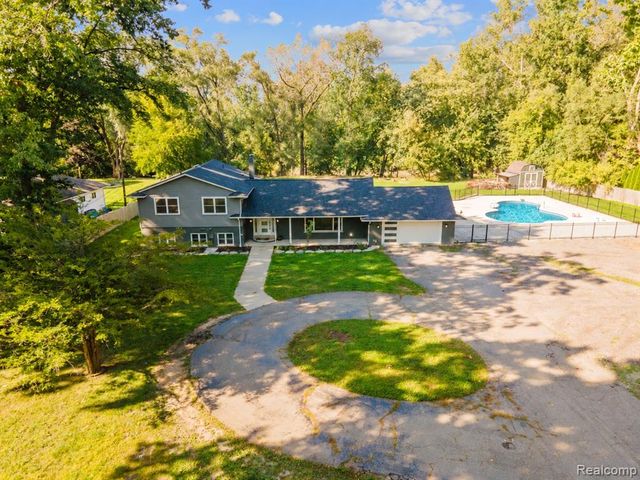 15879 Millar Road, Clinton Township, MI 48036