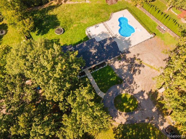 15879 Millar Road, Clinton Township, MI 48036
