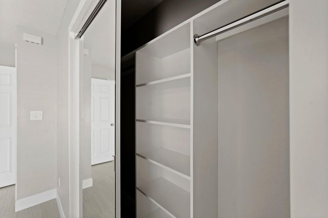 2201 Fountain View Drive 4, Houston, TX 77057