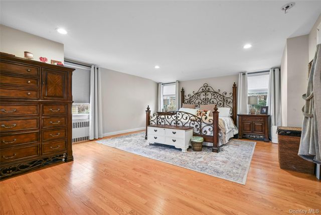 67 Kissam Lane, Glen Head, NY 11545