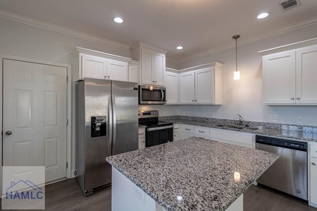 260 Rutledge Drive, Hinesville, GA 31313