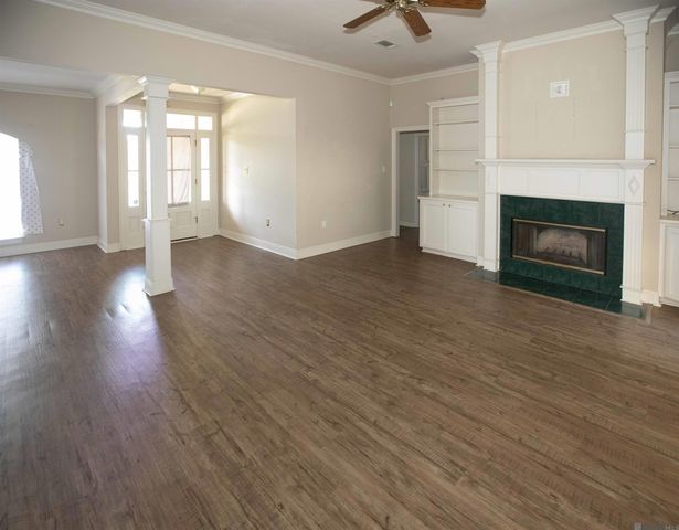 11137 Gold Cup Ave, Baton Rouge, LA 70816