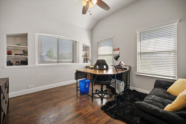 2105 Flora Lane, Desoto, TX 75115