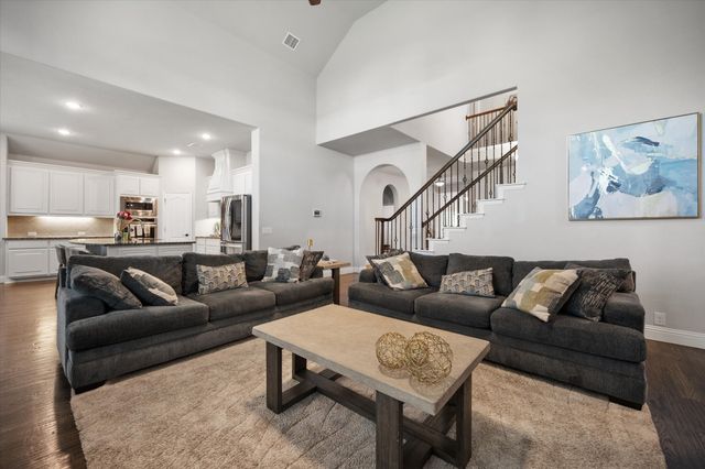 2105 Flora Lane, Desoto, TX 75115