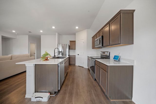 216 Churchill Court, Waxahachie, TX 75165