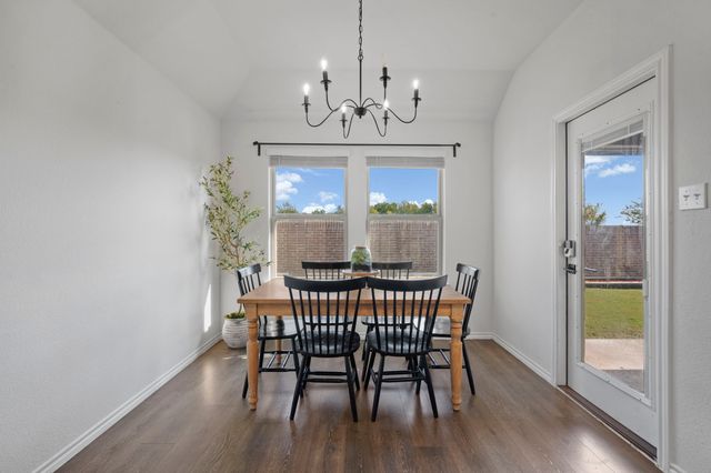 216 Churchill Court, Waxahachie, TX 75165
