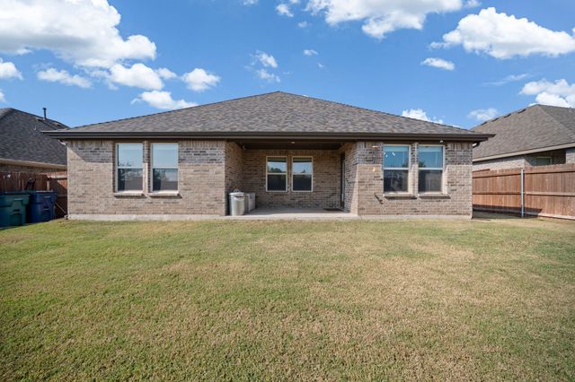 216 Churchill Court, Waxahachie, TX 75165