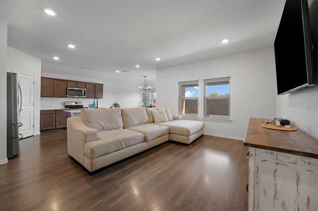 216 Churchill Court, Waxahachie, TX 75165