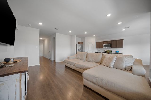 216 Churchill Court, Waxahachie, TX 75165