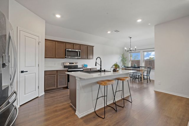 216 Churchill Court, Waxahachie, TX 75165