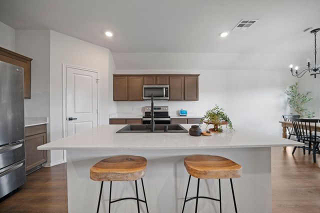 216 Churchill Court, Waxahachie, TX 75165