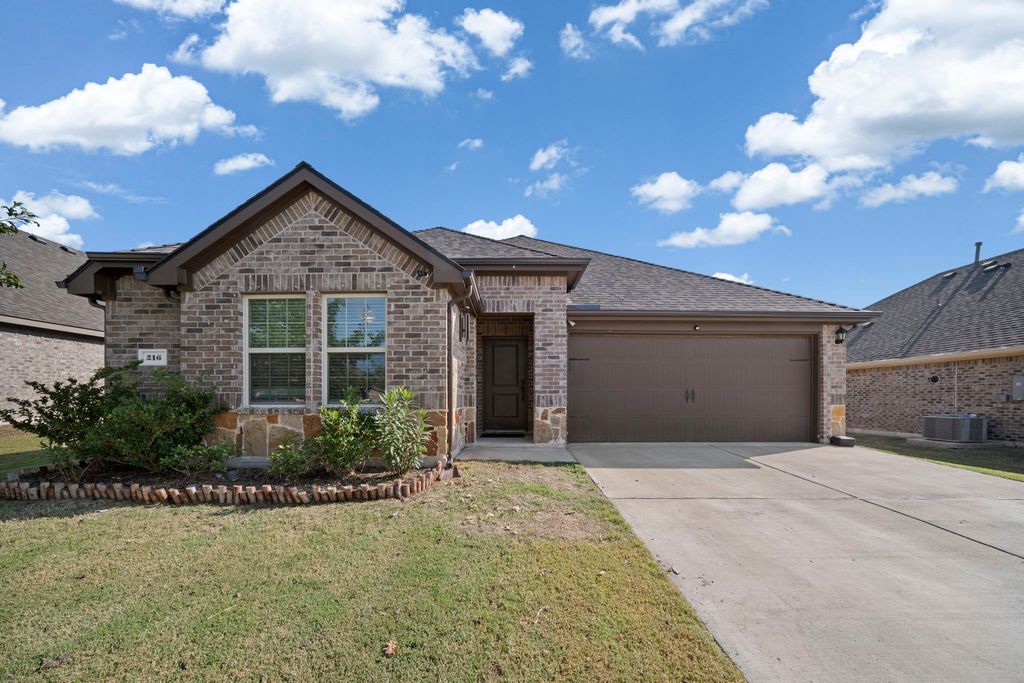 216 Churchill Court, Waxahachie, TX 75165