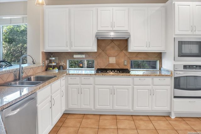 26014 Cuyahoga Cir., San Antonio, TX 78260