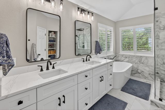 26014 Cuyahoga Cir., San Antonio, TX 78260