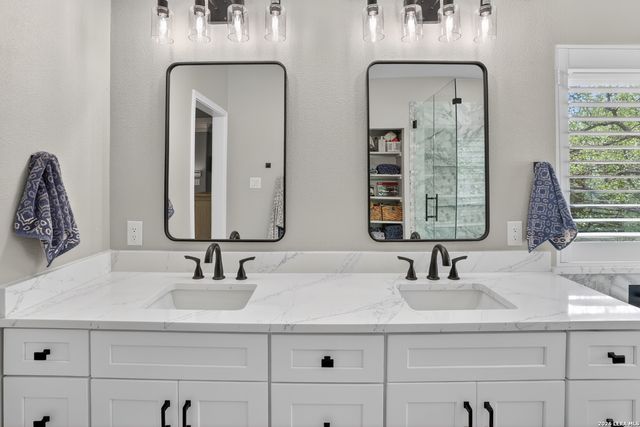 26014 Cuyahoga Cir., San Antonio, TX 78260