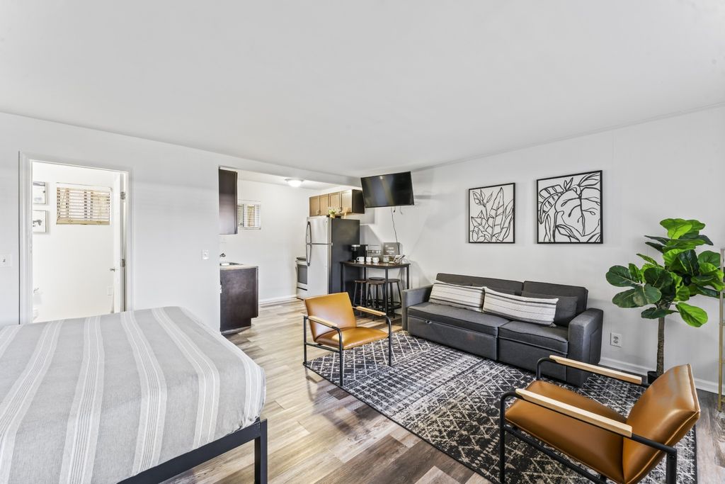 803 Hillview Hts Apt 105, Nashville, TN 37204