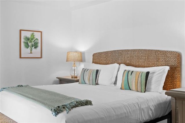 2451 River Reach DR, Naples, FL 34104