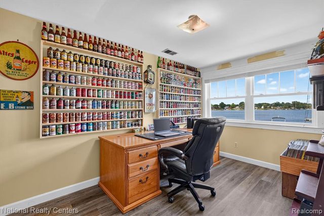 9749 Beverly Drive, Pinckney, MI 48169