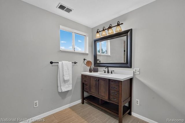 9749 Beverly Drive, Pinckney, MI 48169