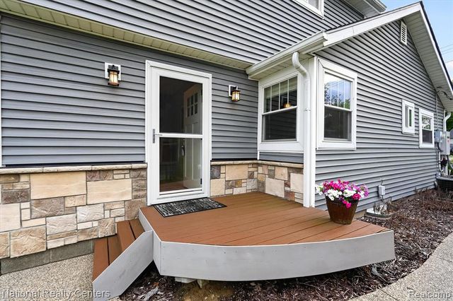 9749 Beverly Drive, Pinckney, MI 48169