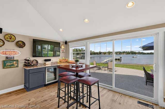 9749 Beverly Drive, Pinckney, MI 48169