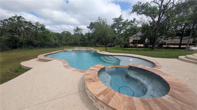 2009 Moses Creek Court, College Station, TX 77845