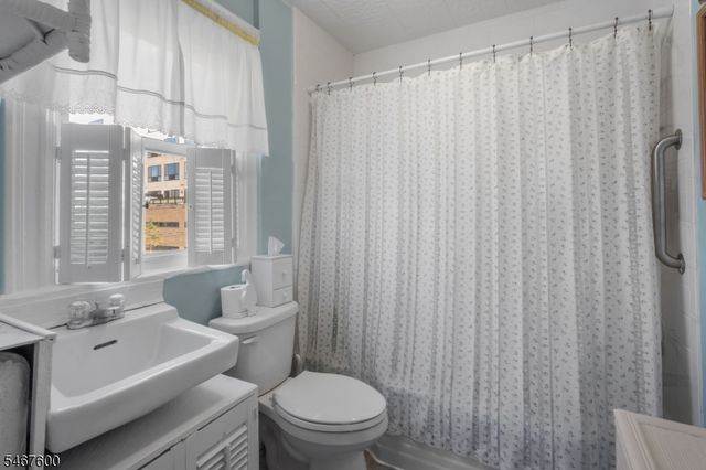 8315 4th Ave, North Bergen Twp., NJ 07047