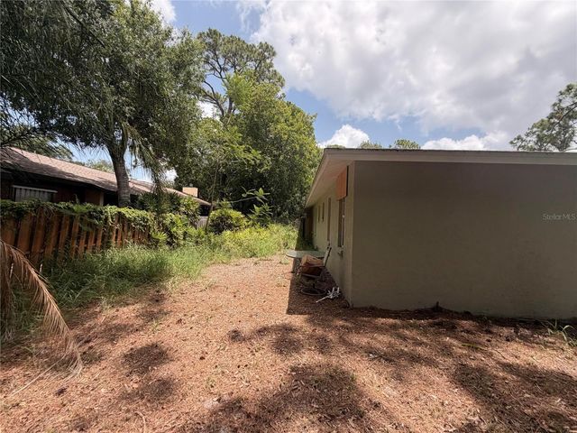 1213 BENEDICT COURT, Sarasota, FL 34237