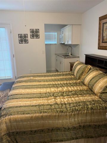 1213 BENEDICT COURT, Sarasota, FL 34237