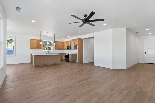 4806 Ferrington Court, Redding, CA 96003