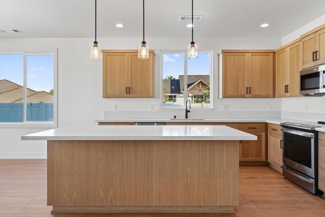 4806 Ferrington Court, Redding, CA 96003