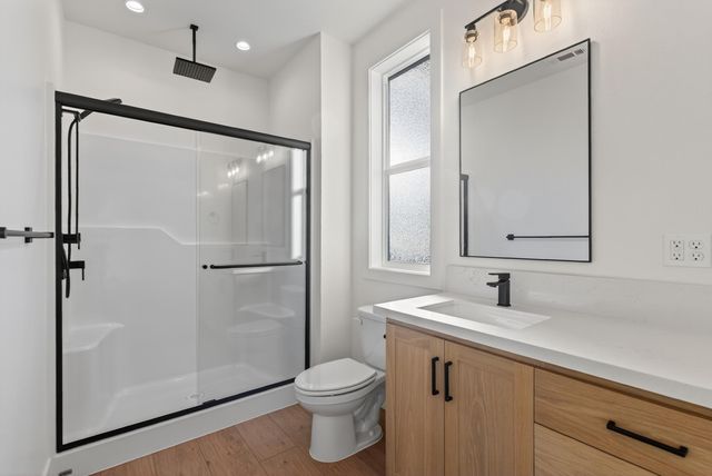 4806 Ferrington Court, Redding, CA 96003