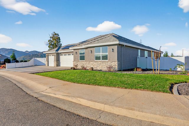 4806 Ferrington Court, Redding, CA 96003