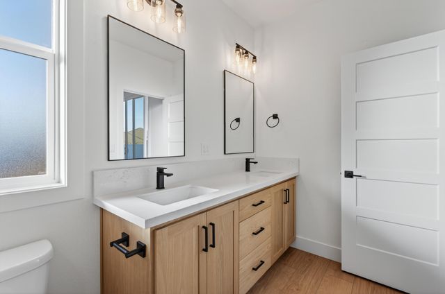 4806 Ferrington Court, Redding, CA 96003