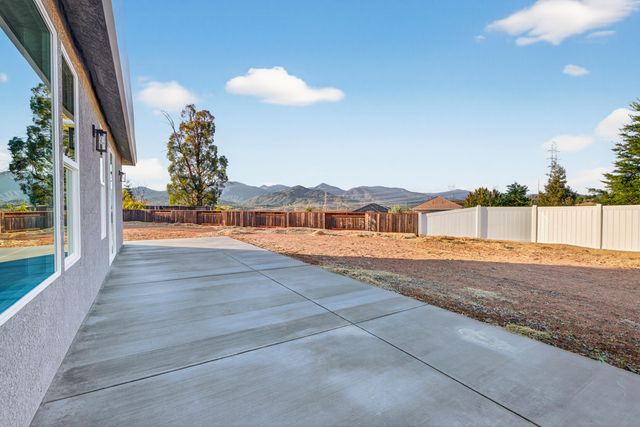4806 Ferrington Court, Redding, CA 96003