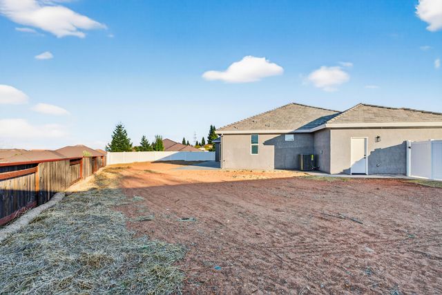 4806 Ferrington Court, Redding, CA 96003